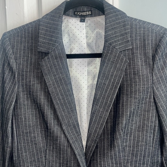 Express Gray Pinstripe One Button Closure Lined Blazer Jacket Size 8 - Picture 3 of 9